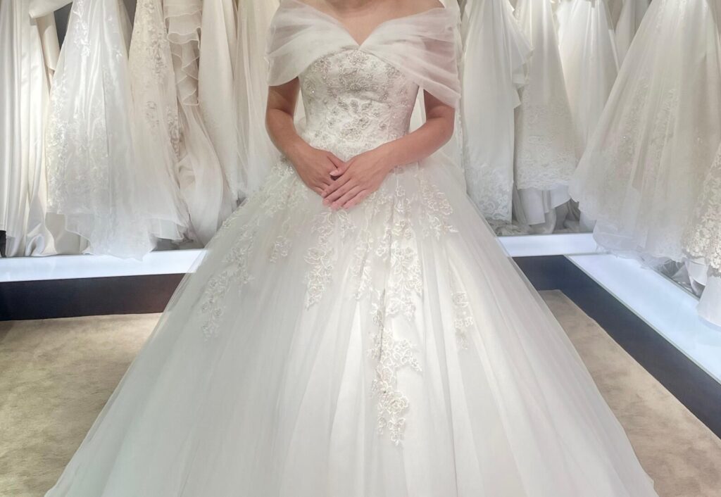 新作ドレスのご案内