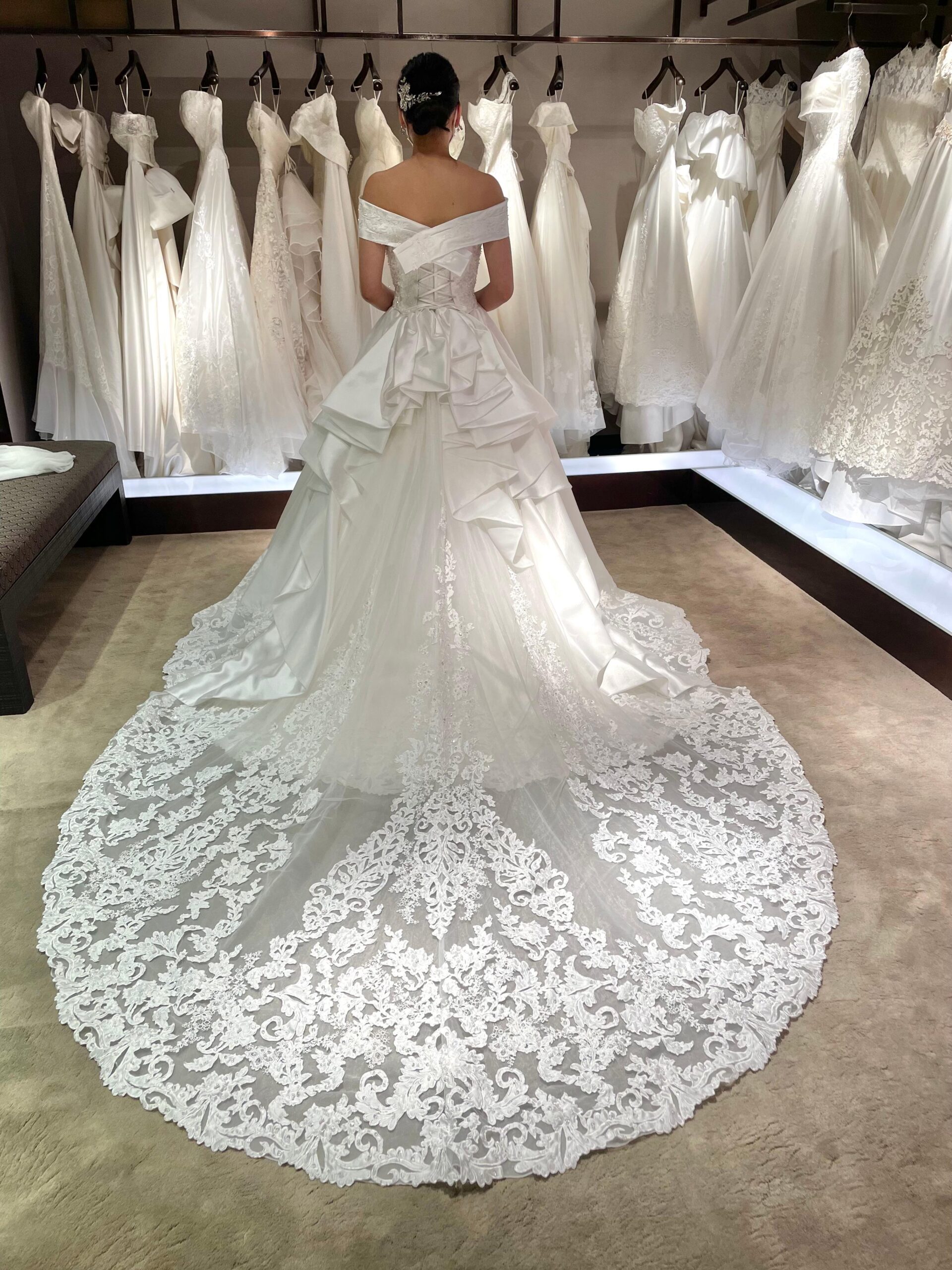 帝国ホテル店限定ウエディングドレスのご紹介 | ウェディングドレスや 