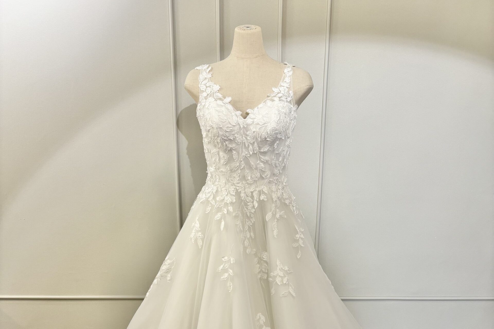 LOVE WEDDING by DRESS HOLICより人気ウェディングドレスのご紹介